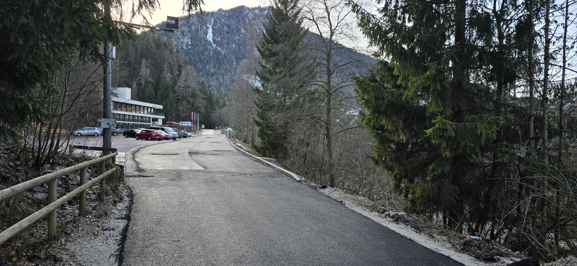 JP 689482 mimo hotela Korona v KG